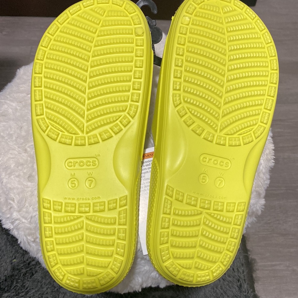 crocs - Picture 4 of 5